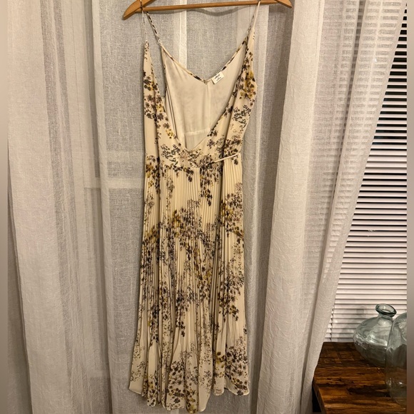 Wilfred Beaune Floral Dress - Picture 5 of 7